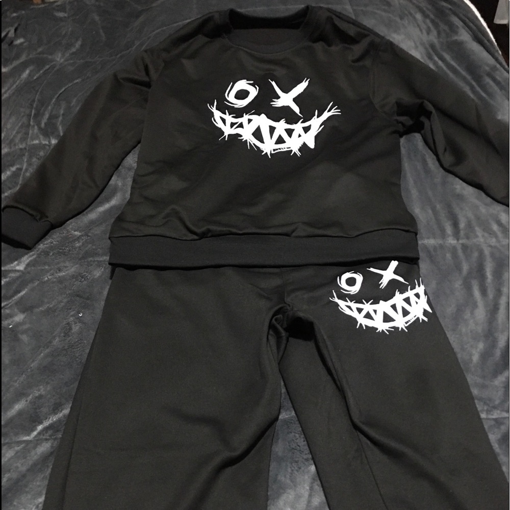 Jogging suit - Picture 2 of 7